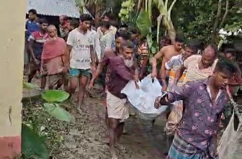 কলাপাড়ায় নিখোঁজের ৩৬ ঘন্টা পরে বিধবা মহিলার মাটিচাপা দেওয়া মৃতদেহ উদ্ধার