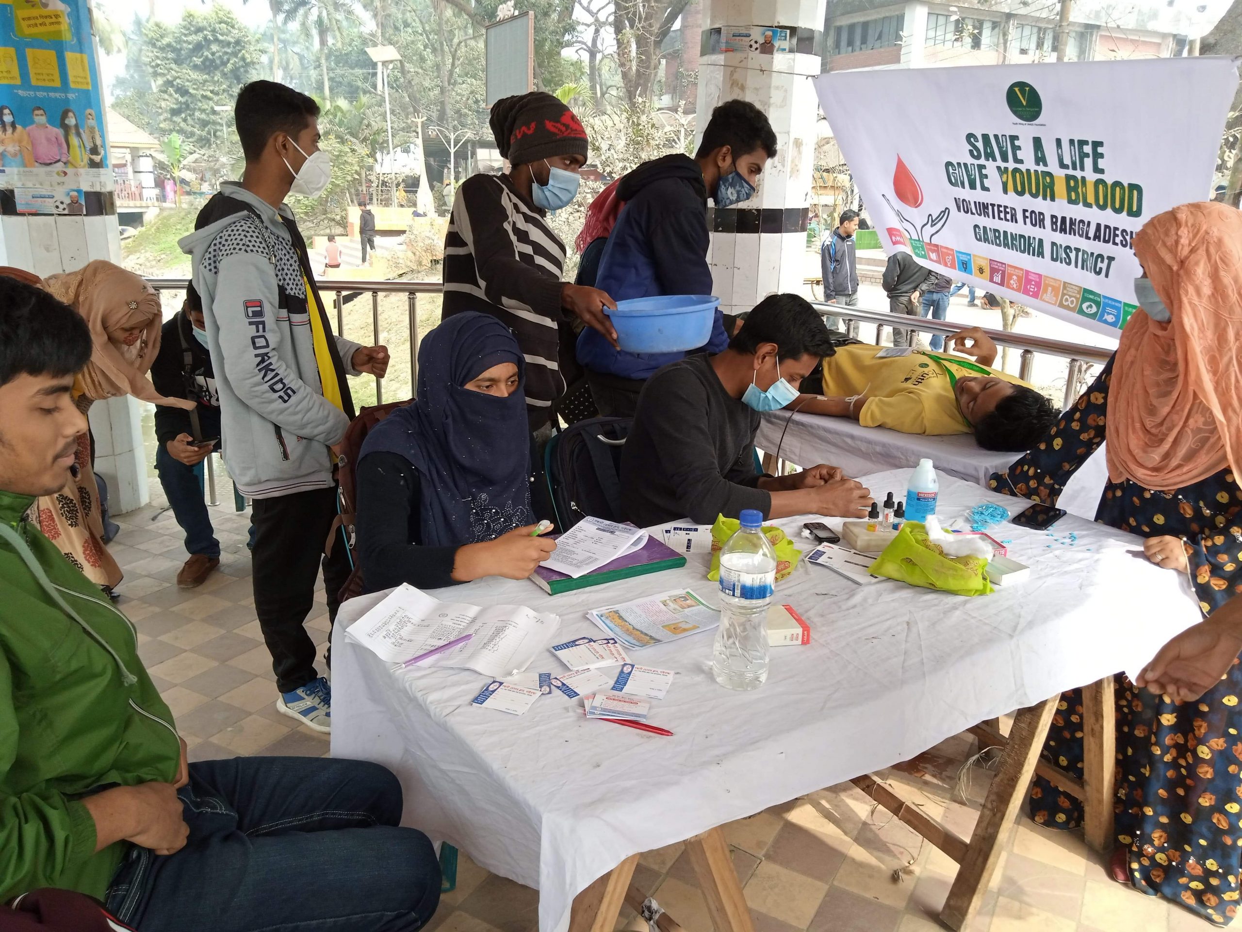 গাইবন্ধা জেলার পৌরপার্কে ভিবিডি সচেতনা মূলক ব্লাড ক্যাম্পাইনই অনুষ্ঠিত