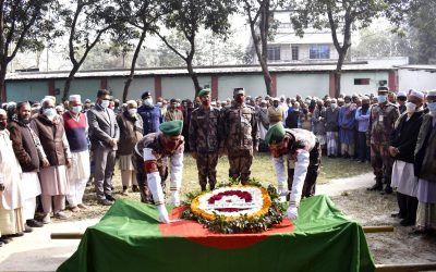 ফুলবাড়ীতে বিজিবি’র অবসরপ্রাপ্ত নায়েব সুবেদারকে রাষ্ট্রীয় মর্যাদায় দাফন