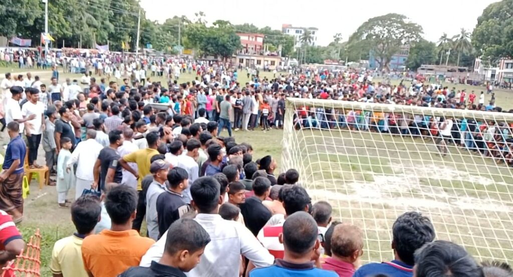 ঘিওরে প্রীতি ফুটবল ম্যাচের চুড়ান্ত খেলা অনুষ্ঠিত