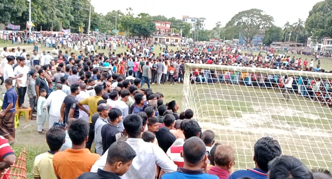ঘিওরে প্রীতি ফুটবল ম্যাচের চুড়ান্ত খেলা অনুষ্ঠিত