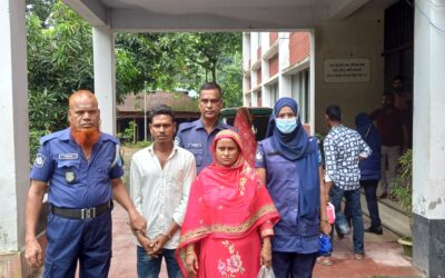 দৌলতপুরে গাজা সহ স্বামী-স্ত্রী আটক। 