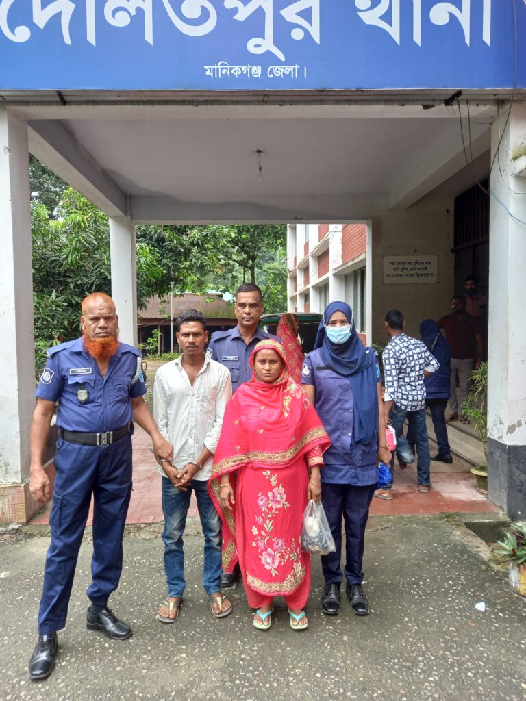 দৌলতপুরে গাজা সহ স্বামী-স্ত্রী আটক। 