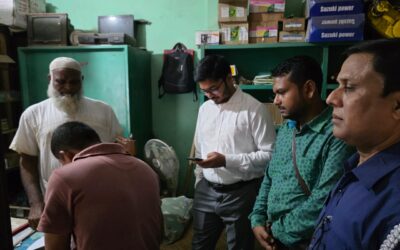 দৌলতপুরে সরকারি সার বেশি দামে বিক্রি, দুই ব্যবসায়ীকে জরিমানা